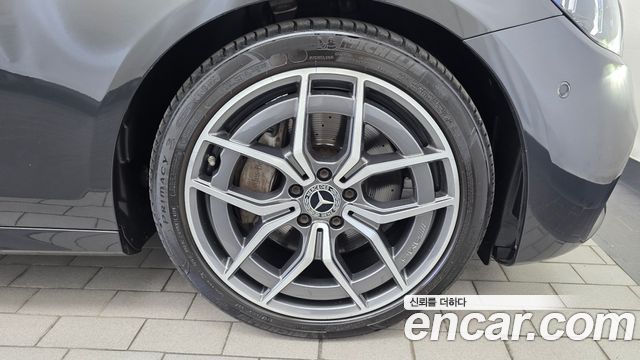 Mercedes-Benz E-Class (W213) E220d 4MATIC AMG Line 2021 — фото 27