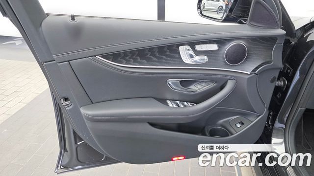 Mercedes-Benz E-Class (W213) E220d 4MATIC AMG Line 2021 — фото 30
