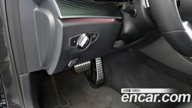 Mercedes-Benz E-Class (W213) E220d 4MATIC AMG Line 2021 — фото 33