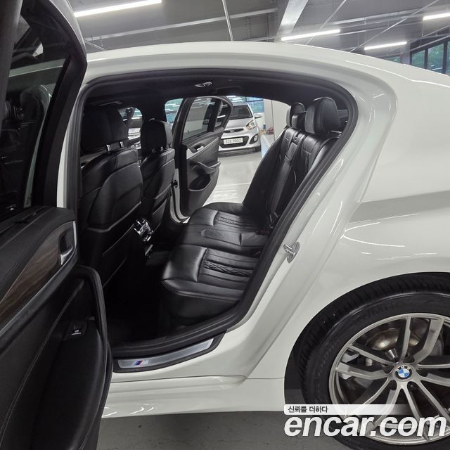 BMW 5 Series (G30) 520d xDrive M Sport Package Plus 2018 — фото 18