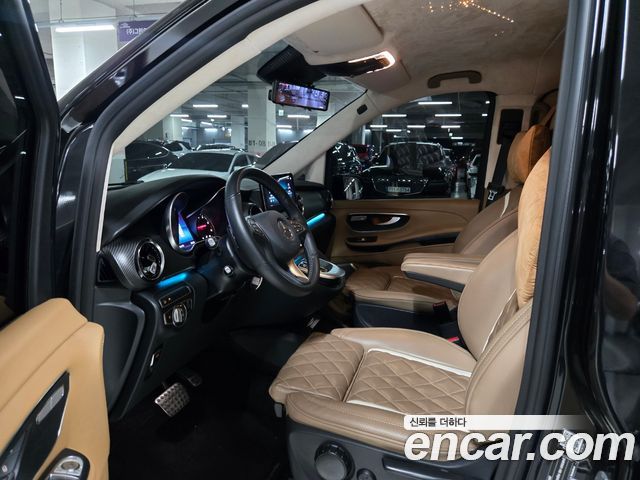 Mercedes-Benz V-Class V220 CDI W447 2023 — фото 5
