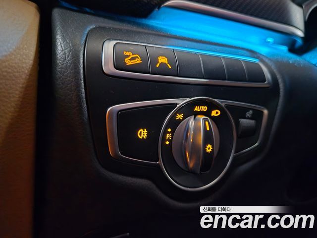 Mercedes-Benz V-Class V220 CDI W447 2023 — фото 8