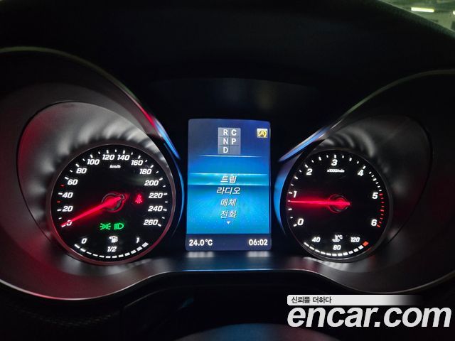 Mercedes-Benz V-Class V220 CDI W447 2023 — фото 9