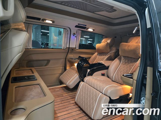 Mercedes-Benz V-Class V220 CDI W447 2023 — фото 18