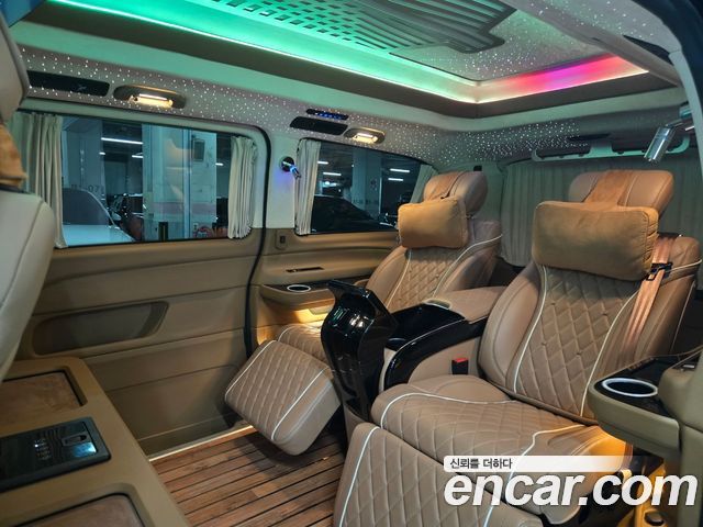 Mercedes-Benz V-Class V220 CDI W447 2023 — фото 22