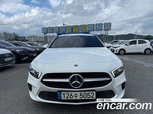 Mercedes-Benz A-Class (W177) A220 Sedan 2021 — фото 2