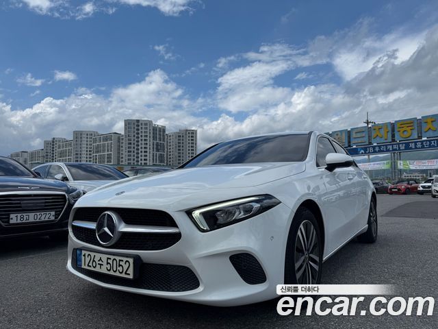 Mercedes-Benz A-Class (W177) A220 Sedan 2021 — фото 3