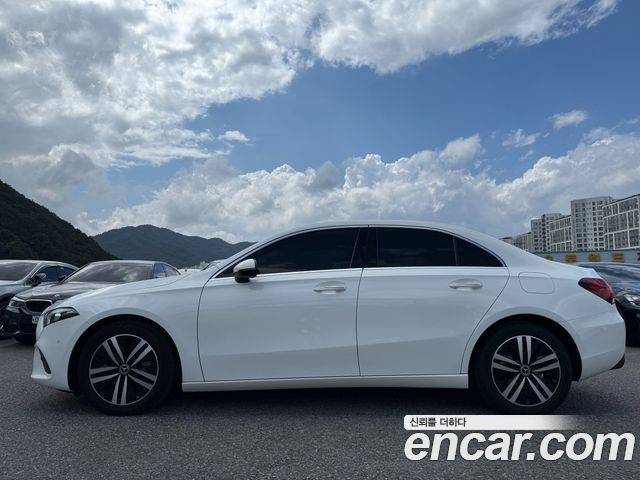 Mercedes-Benz A-Class (W177) A220 Sedan 2021 — фото 4