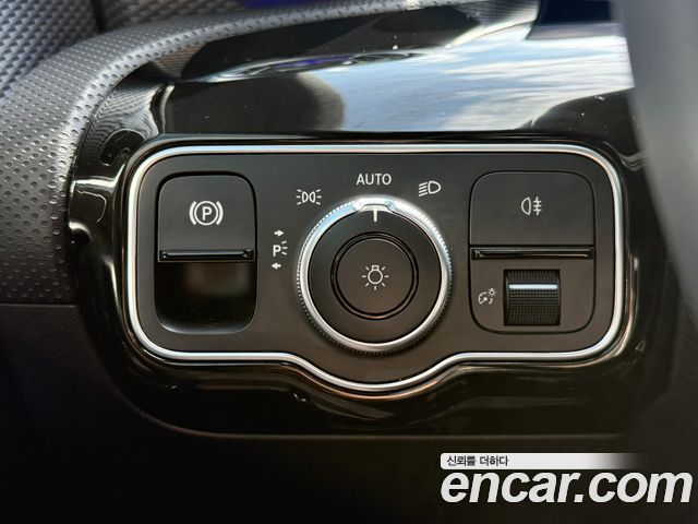 Mercedes-Benz A-Class (W177) A220 Sedan 2021 — фото 16