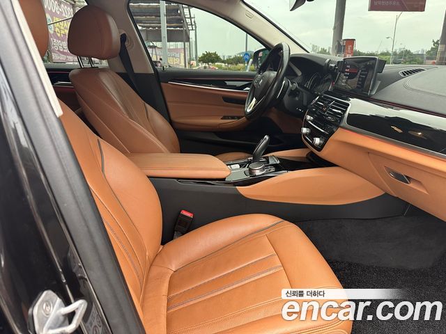 BMW 5 Series (G30) 520d Luxury Special Edition 2018 — фото 9