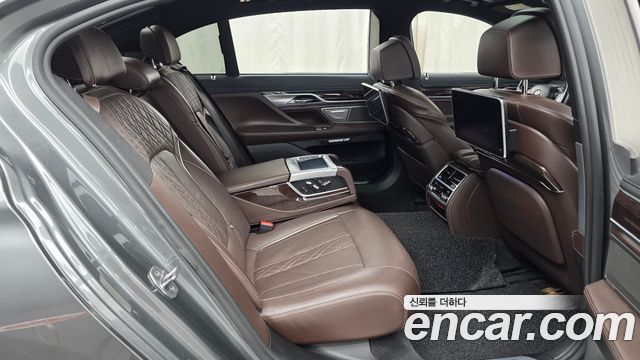 BMW 7 Series (G11) 730Ld xDrive 2016 — фото 16