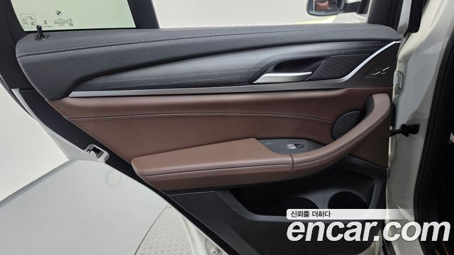 BMW X4 (G02) xDrive20i xLine 2023 — фото 36