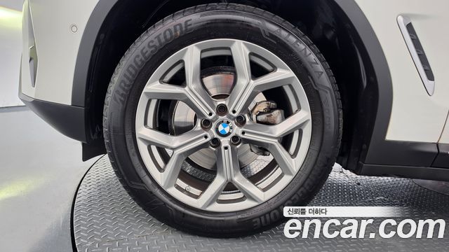 BMW X4 (G02) xDrive20i xLine 2023 — фото 38