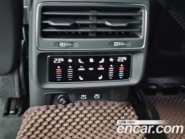 Audi Q8 (4M) 45 TDI Quattro Premium 2021 — фото 17