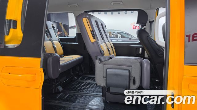 Hyundai Staria L3.5  Kinder Safety Car 15-Seater 2025 — фото 11