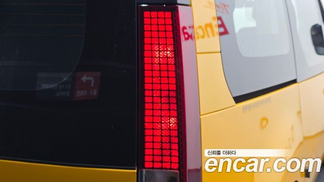 Hyundai Staria L3.5  Kinder Safety Car 15-Seater 2025 — фото 23