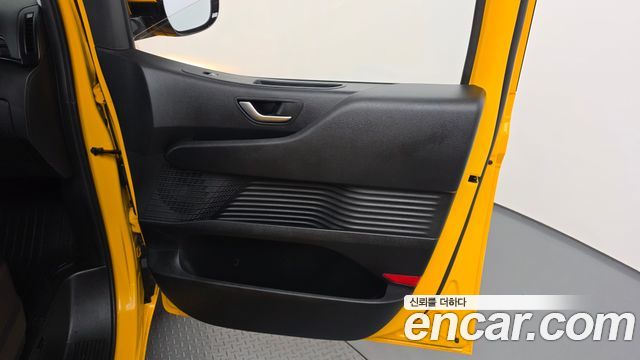 Hyundai Staria L3.5  Kinder Safety Car 15-Seater 2025 — фото 24