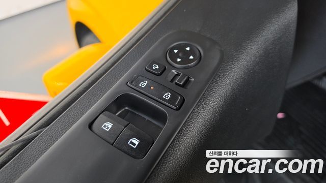 Hyundai Staria L3.5  Kinder Safety Car 15-Seater 2025 — фото 28