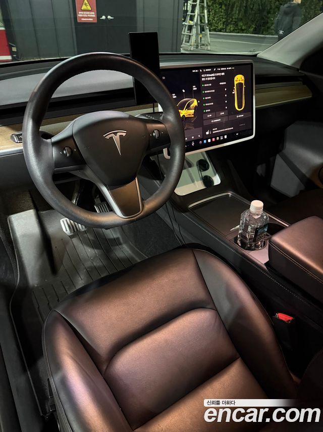 Tesla Model Y Long Range AWD 2022 — фото 8