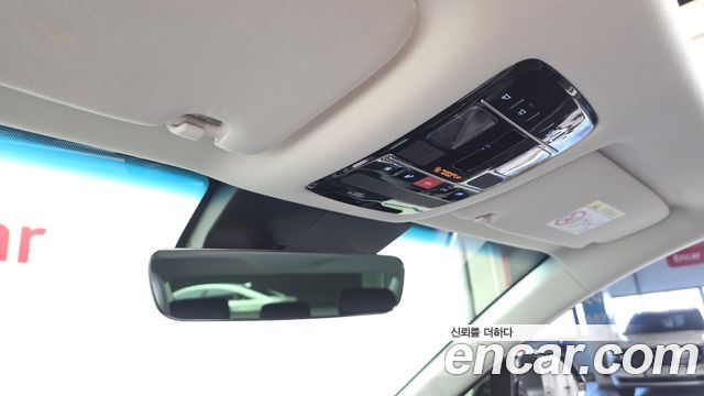 Hyundai Grandeur (GN7) 2,5 Gasoline 2WD Premium 2023 — фото 18