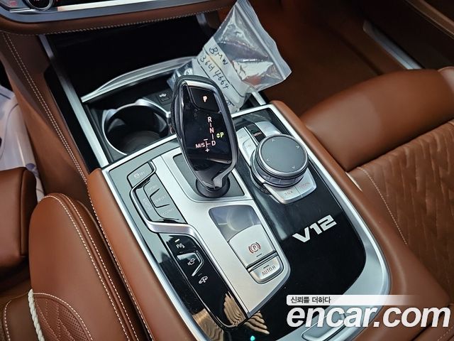 BMW 7 Series (G11) M760Li xDrive 2022 — фото 8