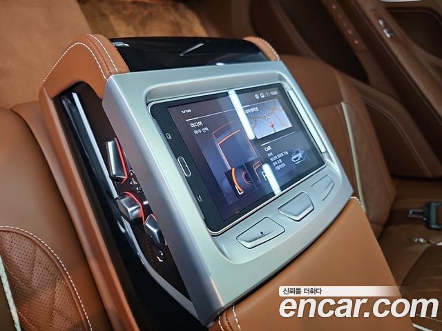 BMW 7 Series (G11) M760Li xDrive 2022 — фото 18