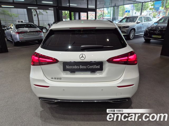 Mercedes-Benz A-Class (W177) A220 Hatchback 2026 — фото 4