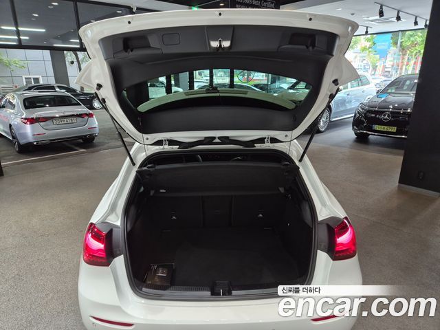 Mercedes-Benz A-Class (W177) A220 Hatchback 2026 — фото 18