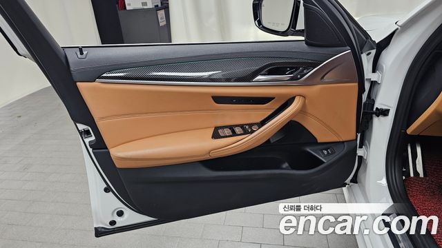 BMW 5 Series (G30) 520i M Sport 2021 — фото 24