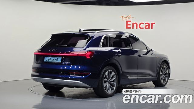 Audi e-tron 55 Quattro 2022 — фото 2