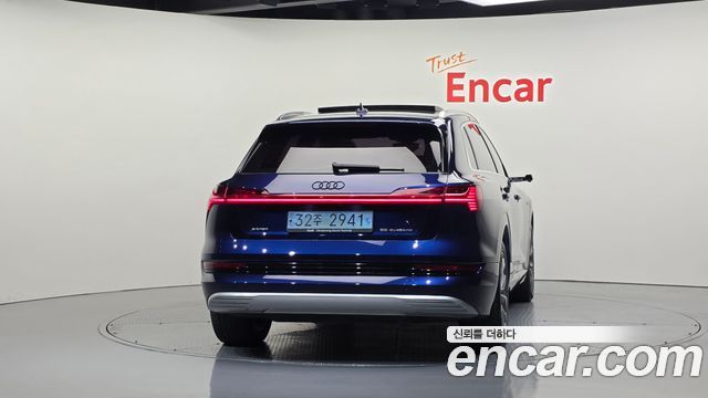 Audi e-tron 55 Quattro 2022 — фото 4