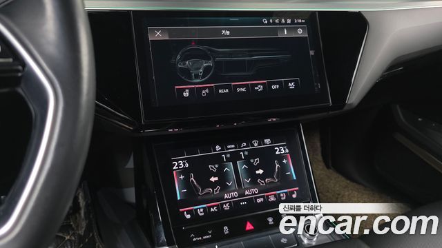 Audi e-tron 55 Quattro 2022 — фото 17