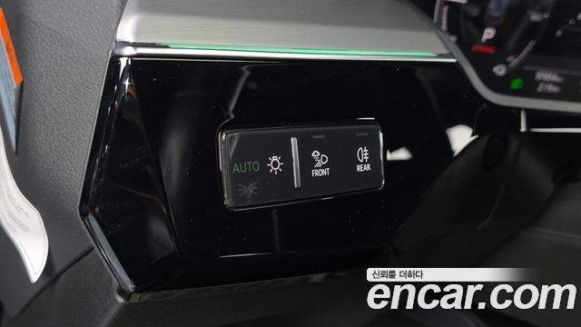 Audi e-tron 55 Quattro 2022 — фото 30