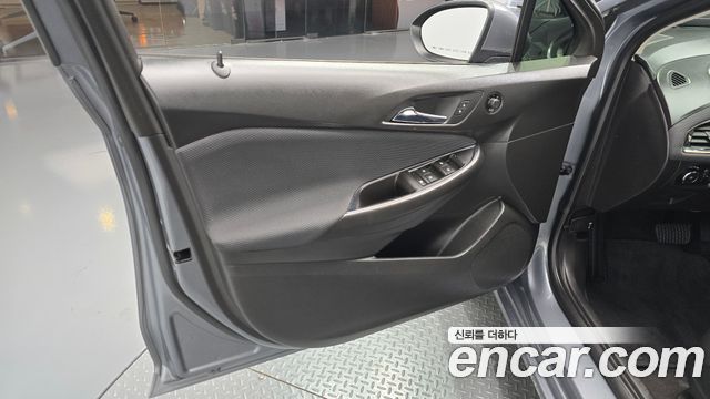 Chevrolet Cruze 1.4 Turbo LS 2017 — фото 24