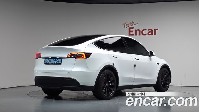 Tesla Model Y Long Range AWD 2021 — фото 2