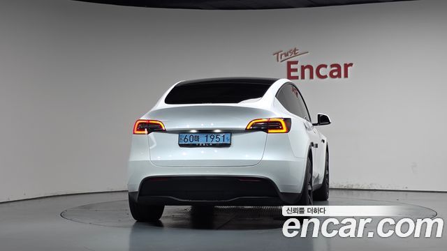 Tesla Model Y Long Range AWD 2021 — фото 4