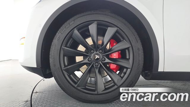 Tesla Model Y Long Range AWD 2021 — фото 5