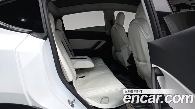 Tesla Model Y Long Range AWD 2021 — фото 11