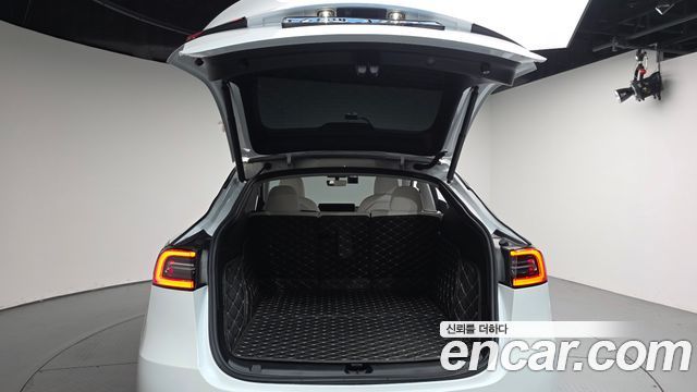 Tesla Model Y Long Range AWD 2021 — фото 20