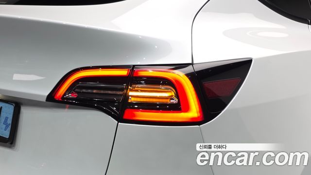 Tesla Model Y Long Range AWD 2021 — фото 23