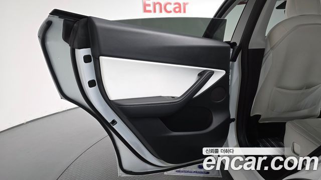 Tesla Model Y Long Range AWD 2021 — фото 25