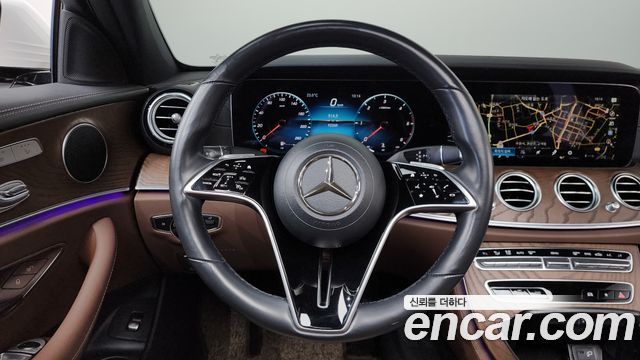 Mercedes-Benz E-Class (W213) E220d 4MATIC Exclusive 2021 — фото 12