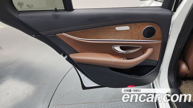 Mercedes-Benz E-Class (W213) E220d 4MATIC Exclusive 2021 — фото 25