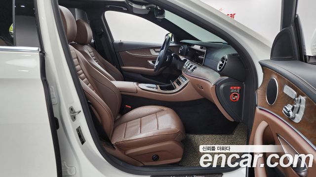 Mercedes-Benz E-Class (W213) E220d 4MATIC Exclusive 2021 — фото 26