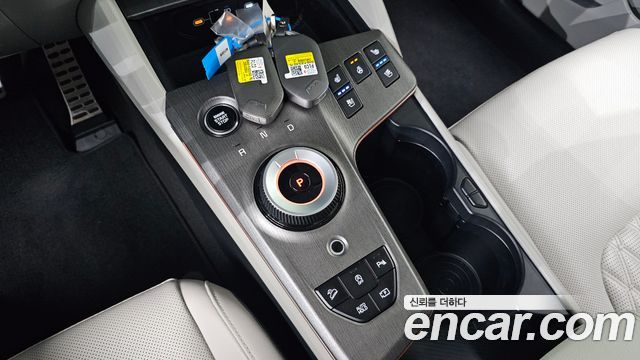 Kia Sportage (V) Gasoline 1.6 Turbo 2WD Signature 2025 — фото 9
