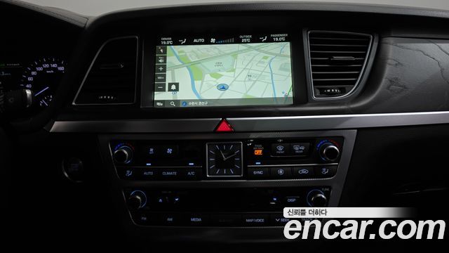 Genesis G80 3.3 GDI AWD Prestige 2018 — фото 12