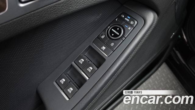 Genesis G80 3.3 GDI AWD Prestige 2018 — фото 37