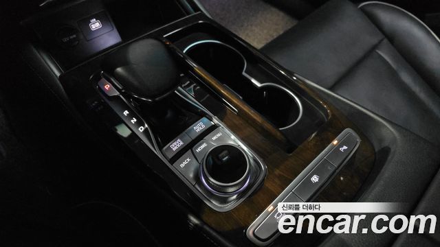 Kia K9 3.8 GDI AWD PlatinumⅡ 2019 — фото 9