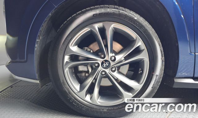 Hyundai Santa Fe (TM) Diesel 2.2 4WD Inspiration 2019 — фото 5