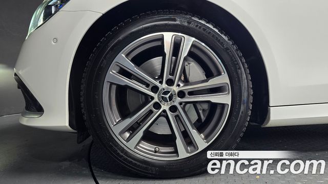 Mercedes-Benz E-Class (W213) E350 4MATIC Avantgarde 2022 — фото 5
